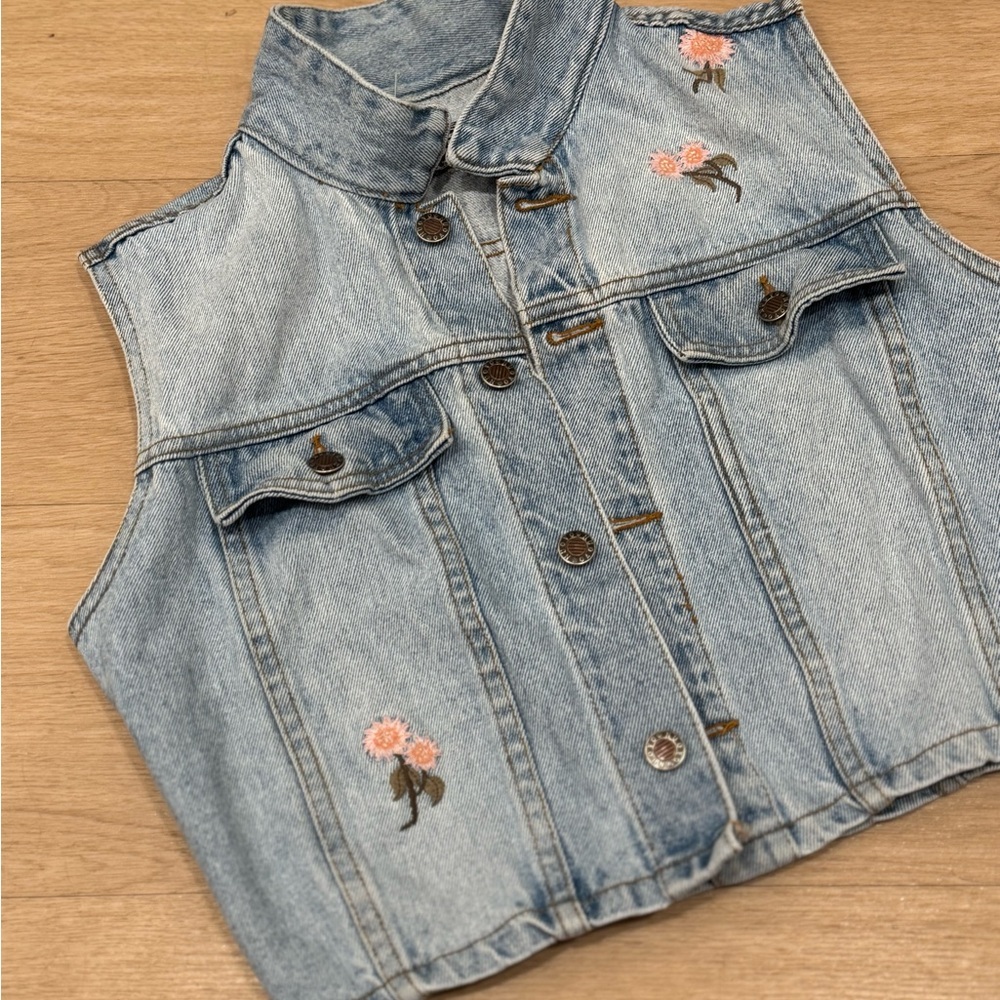 Vintage 90's Top, Y2K County Seat Denim Trucker Vest Floral Embroidered - Picture 2 of 7